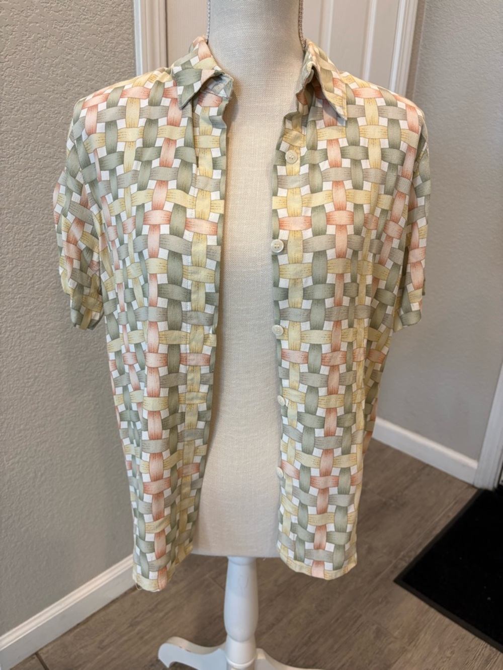 Vintage Short-Sleeve Woven Pattern Button-Up Jacket - Pastel Green